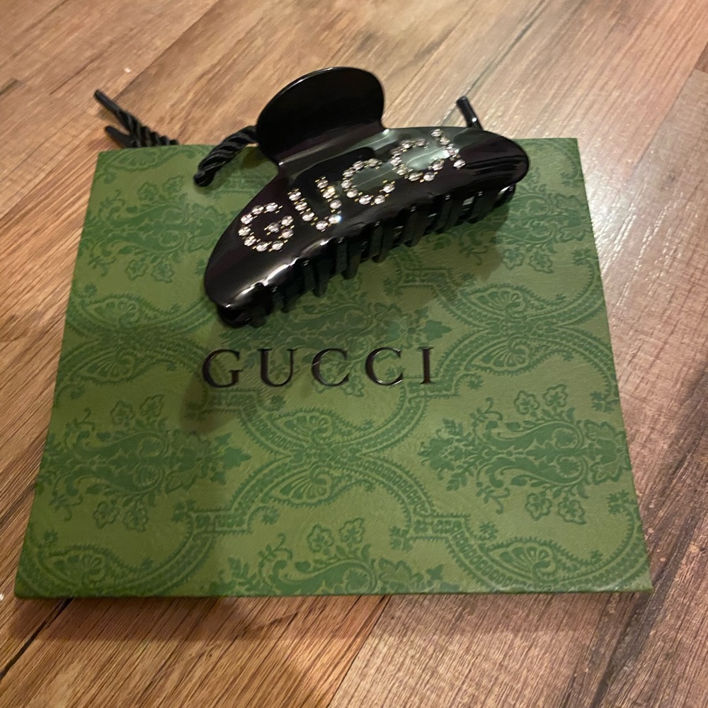 Gucci Glossy Black Hair Clip with Crystal Accents - Picture 5 of 6